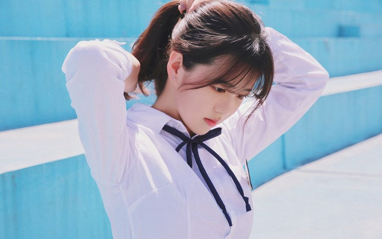 菲谢尔大战史莱姆vicineko：菲谢尔与史莱姆的奇幻对决：Vicineko的视觉盛宴